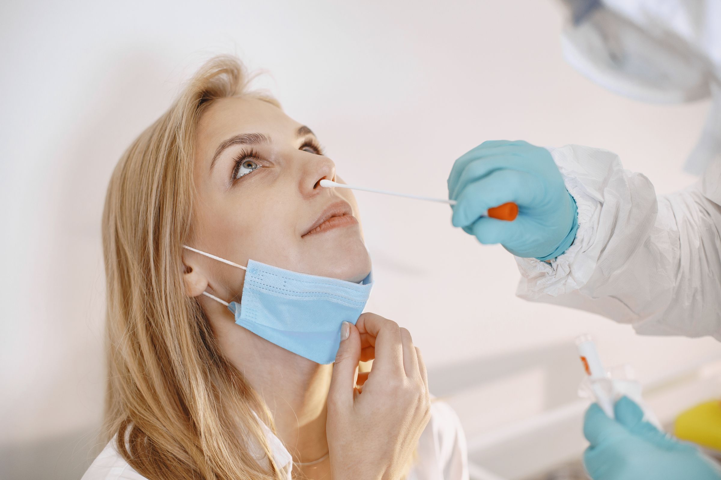 PT1b_pair_nasal-swab-collection